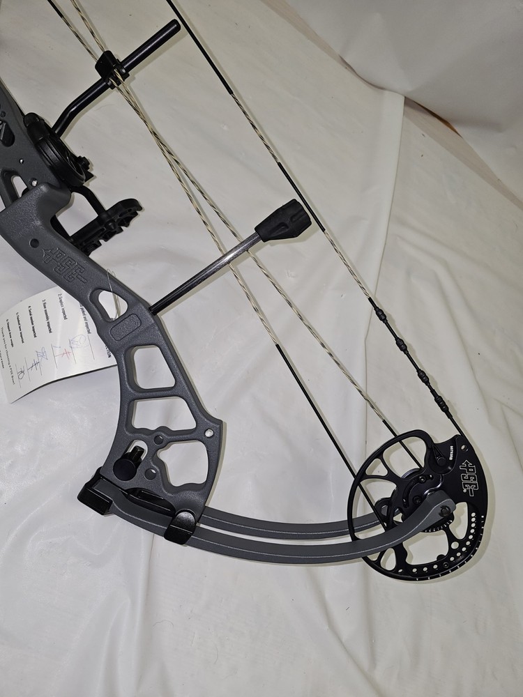 PSE Brute Force Lite Bow Package 40 - 70lbs/25" - 31"/Charcoal
