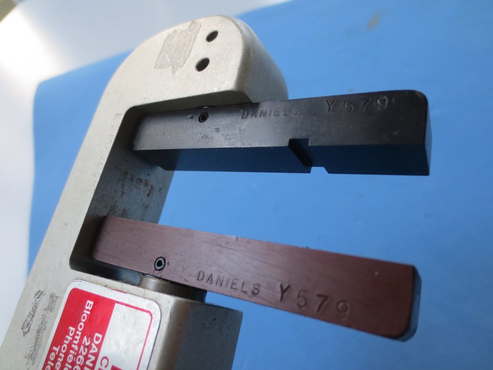 DMC HX9 Open Frame Crimp Tool with Y579 Die Set for 3M Scotchflex ★ Nice Tool ★