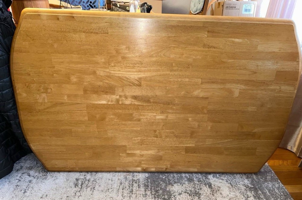 Solid Oak dining room table 60”x35” and 4 chairs