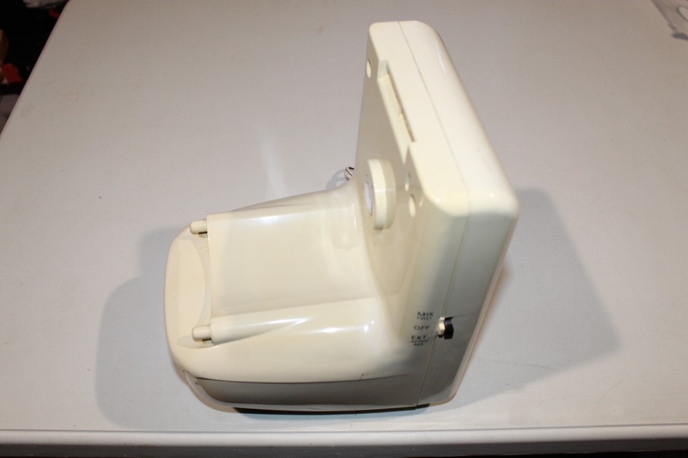 POPEIL AUTOMATIC PASTA MAKER P400 - MAIN BASE UNIT ONLY - WORKS GOOD !!!!!!!!!!!