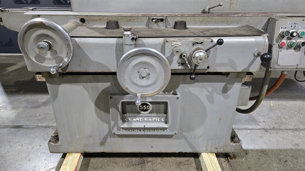 GALLMEYER & LIVINGSTON 550 RECIPORCATING SURFACE GRINDER USED