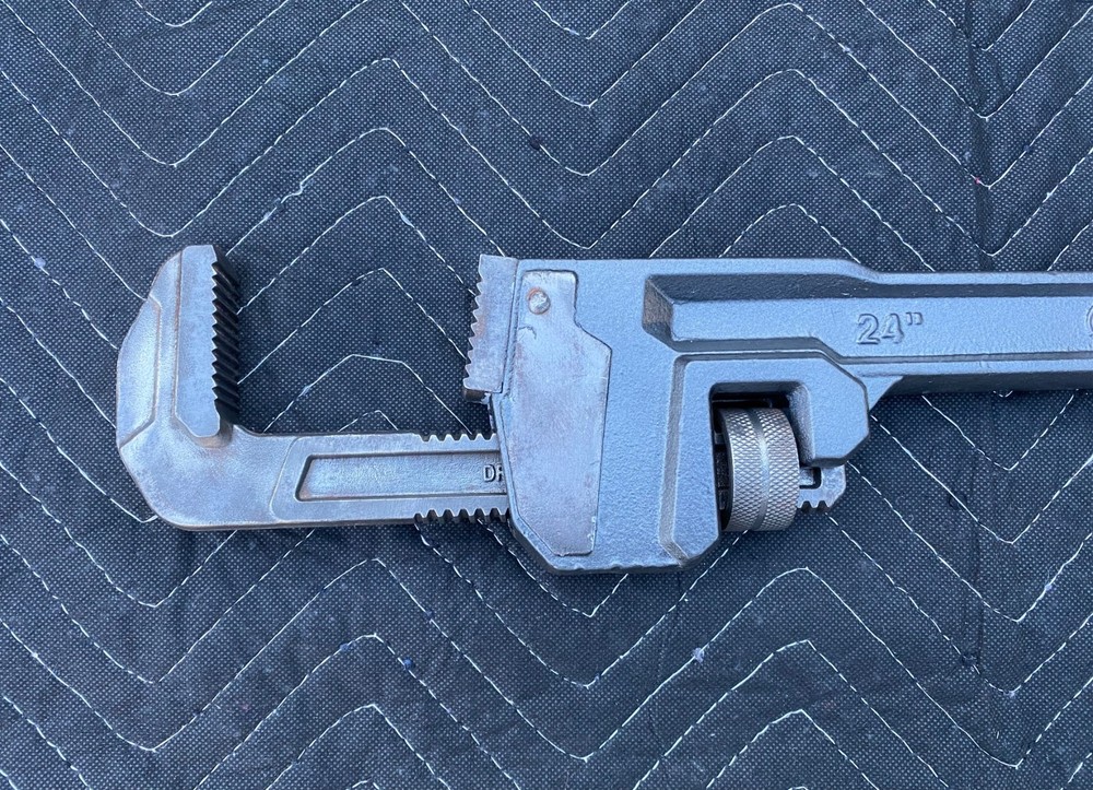 Kobalt 24” Cast Iron Pipe Wrench Black