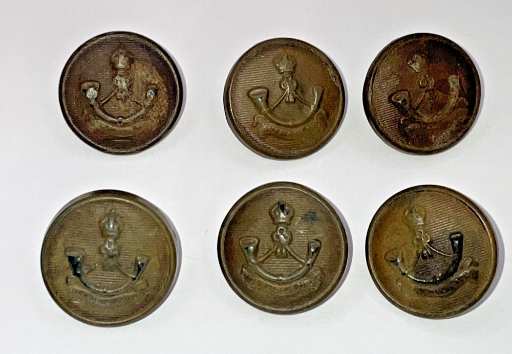 SET OF SIX KING'S RIFLES BUTTONS 19MM
