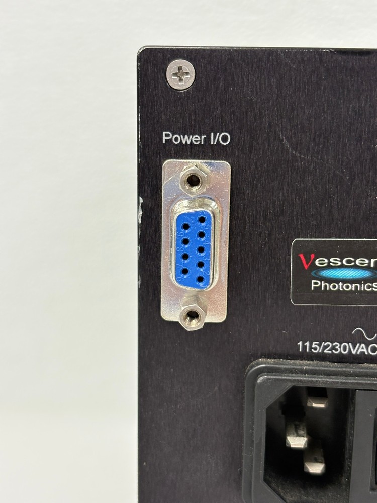 Pre Owned | Vescent Photonics D2-005 Linear Professional Grade Power Supply
