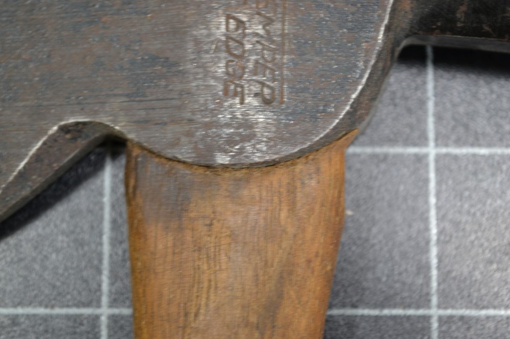 TRUE TEMPER - FLINT EDGE - U.S.A. MARKED - HALF HATCHET WITH ORIGINAL HANDLE