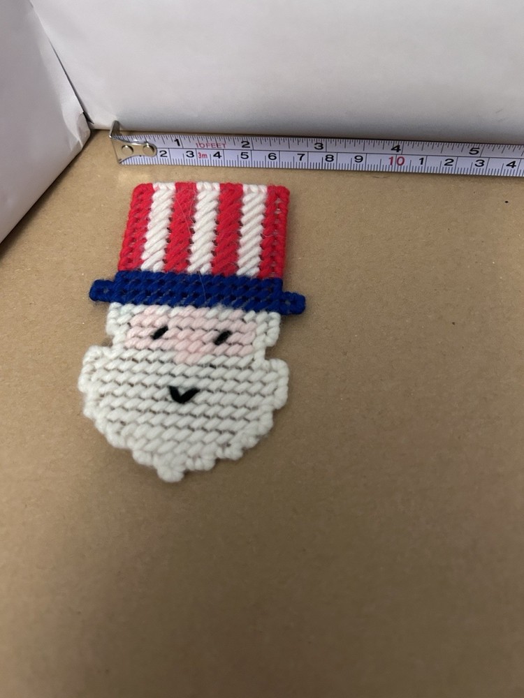 VTG yarn+plastic canvas handmade/stitched Uncle Sam with Pin
