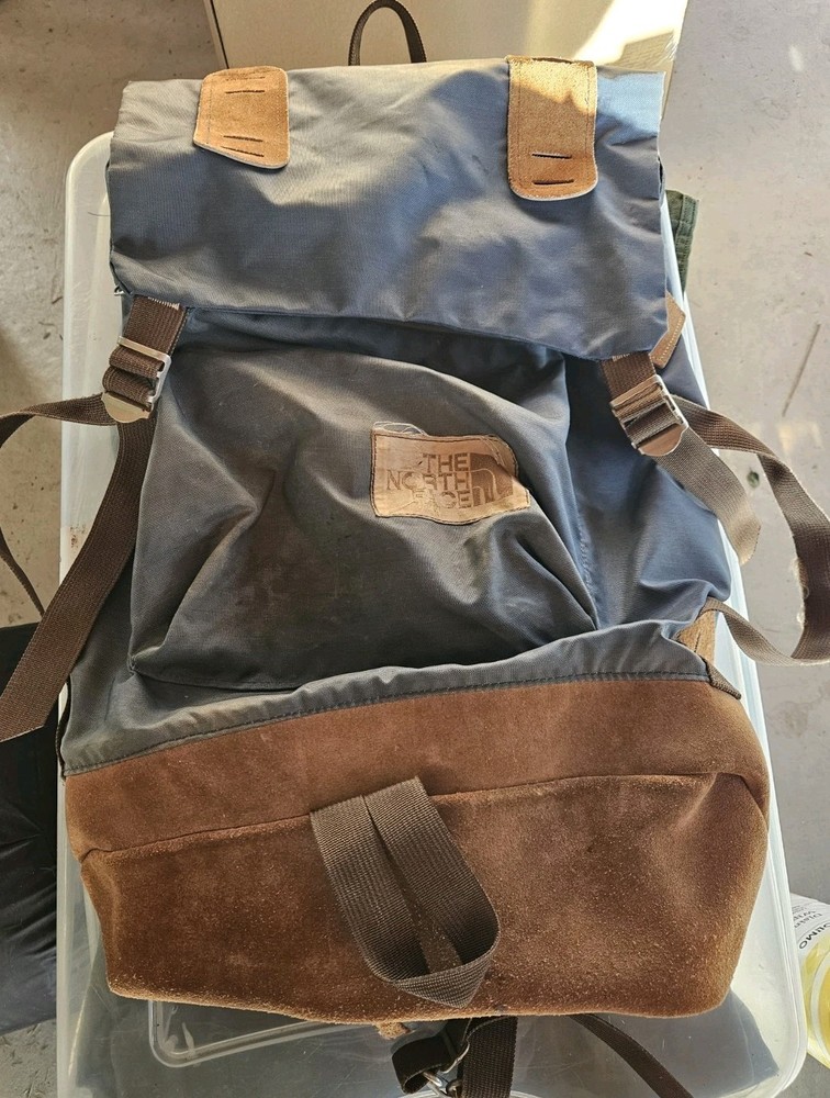 Early Vtg The North Face Canvas / Leather backpack