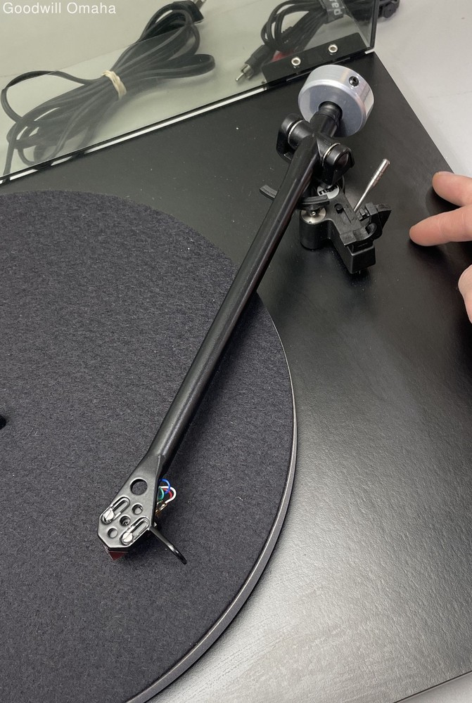 Rega Planar 2 (P2) Turntable - Black - Tested