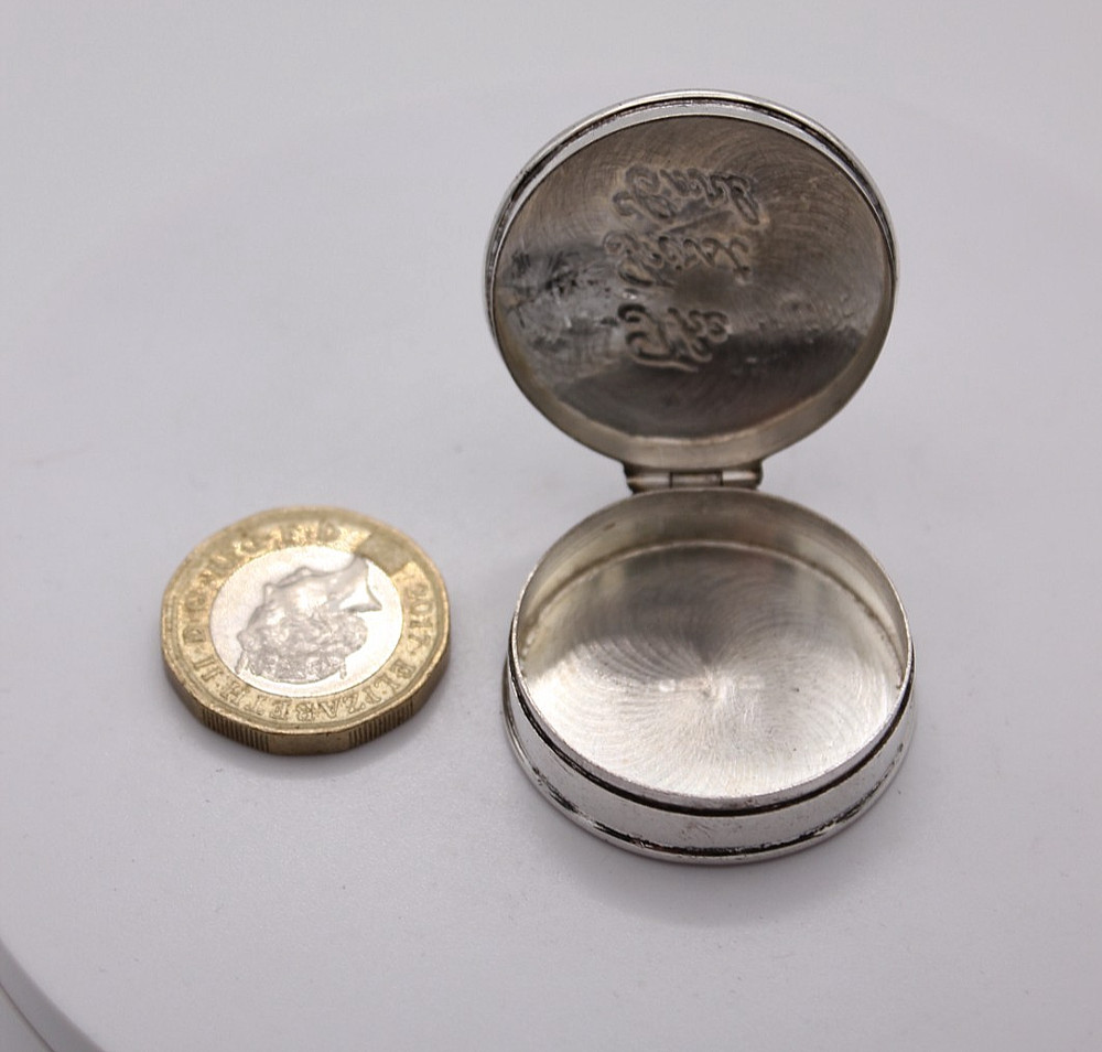 Sterling Silver First Curl box 3.3cm diameter, Sheffield 1995