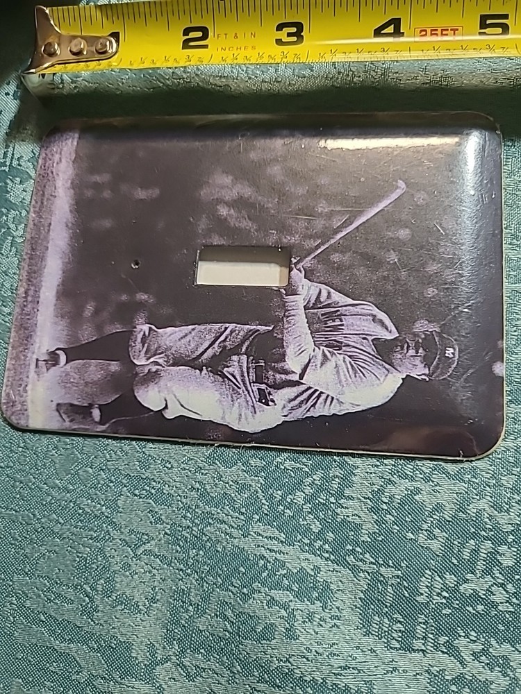 BASEBALL PLAYER LIGHT SWITCH NEW