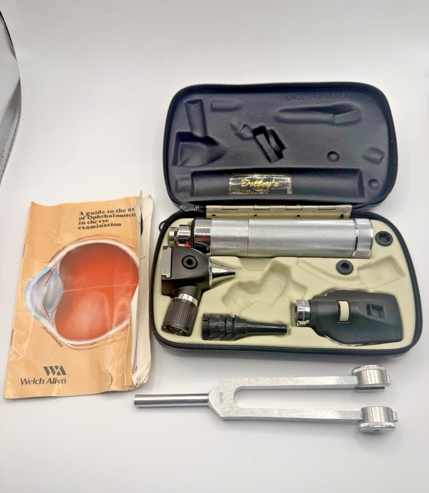 Welch Allyn  Otoscope & Ophthalmoscope Set Plugin Handle + Tuning Fork