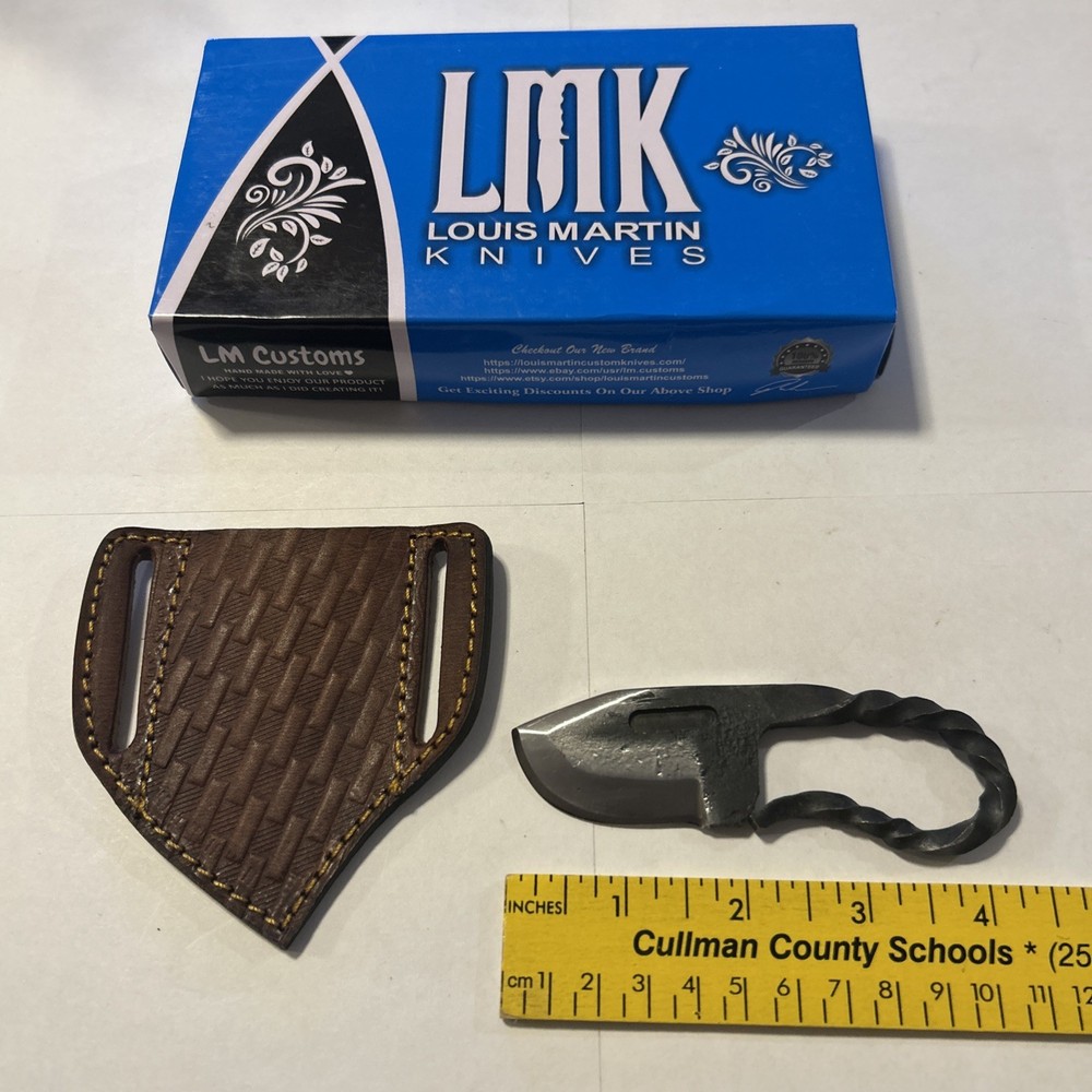 Fixed Blade Knife With Sheath And Box
