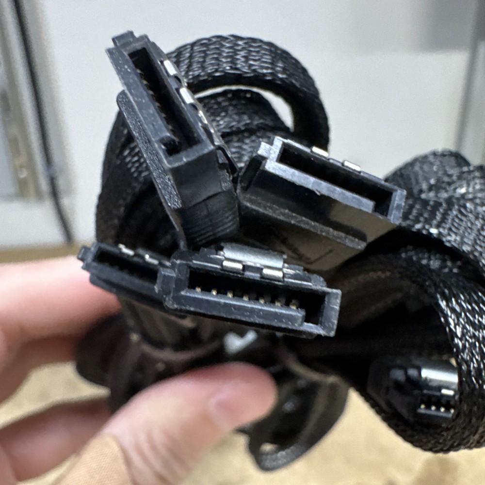 Adaptec ASR 6805 E 128MB RAID Controller Card PCIe SATA/SAS + Cables