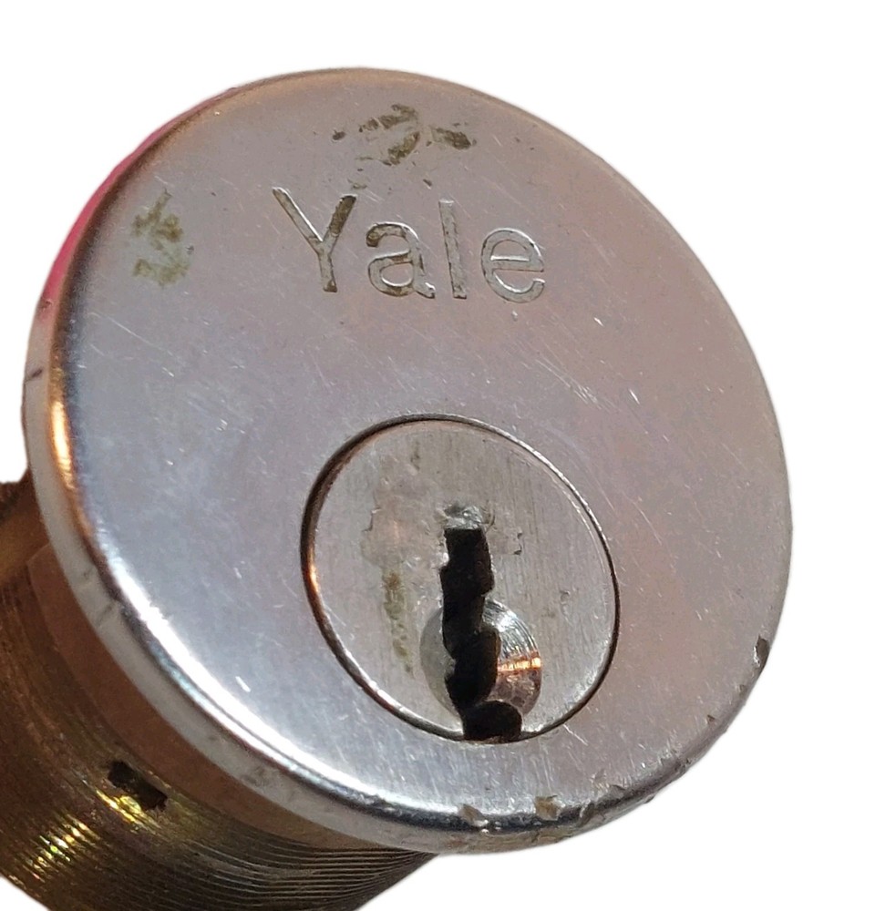 Yale Mortise Cylinder With 1 Sticky Key.