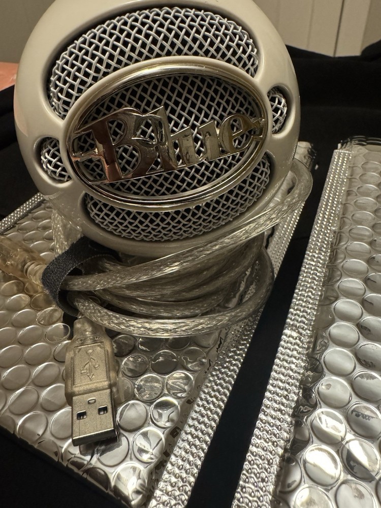 Blue Snowball USB Condenser Microphone White USB Model with Cable