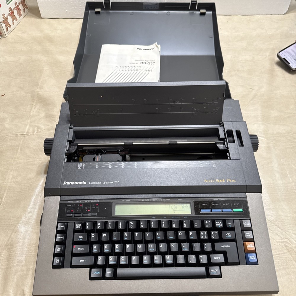 Panasonic RK-T37 T37 Electronic Typewriter Accu-Spell Centronics Port