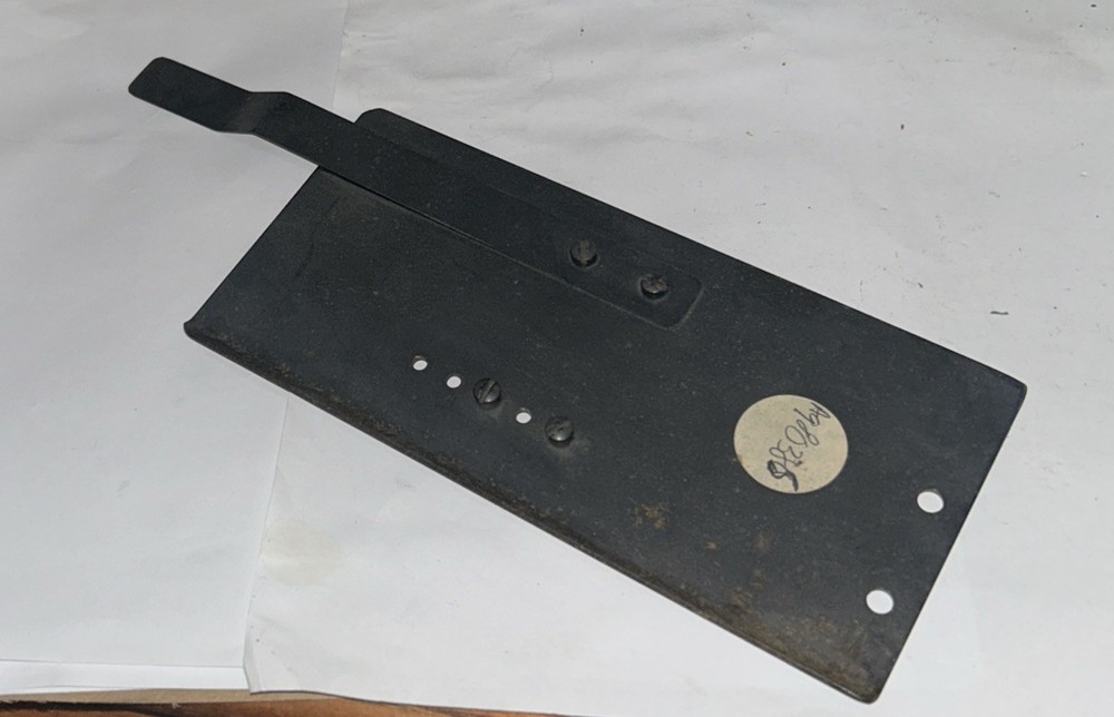 A980385 Hold down