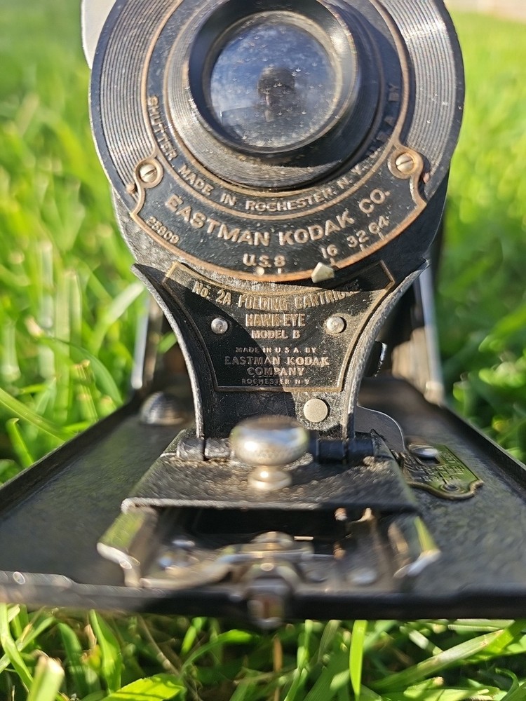 ***VINTAGE KODAK EASTMAN HAWK-EYE Model B, Foldable Camera***