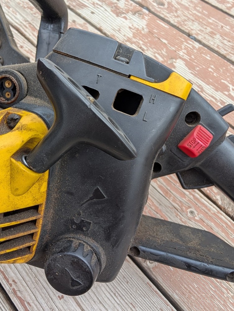 McCulloch MAC 3200 CHAINSAW - Starts and Runs