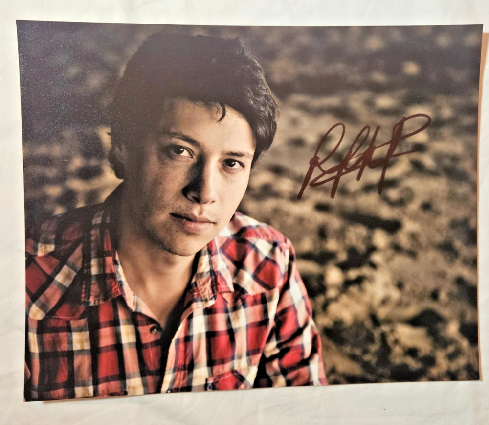VTG - Reynaldo Pacheco signed 8x10