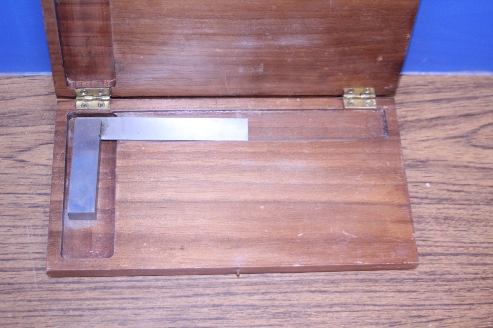 Vintage Harris Tool Wood Case