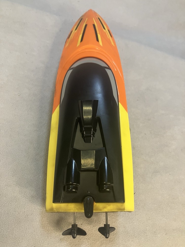 XVB Remote Control High Speed Full Function Speed Boat No remote/ Seems Glued
