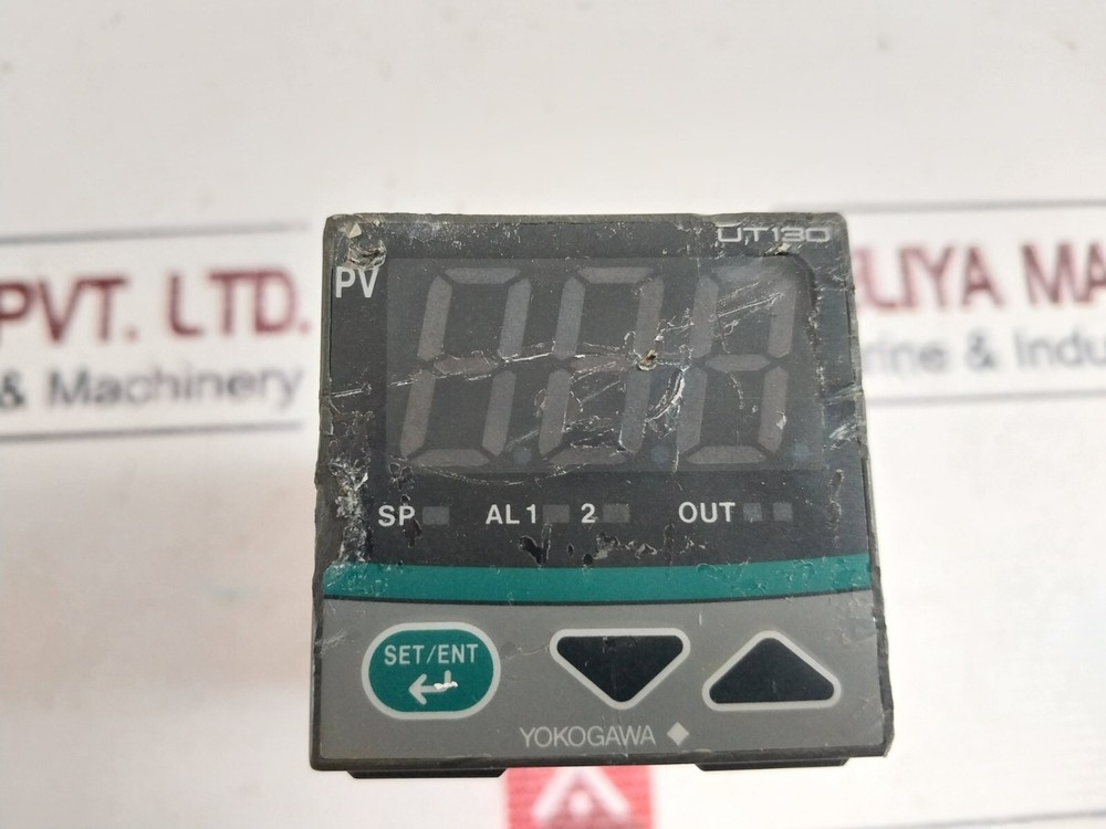 Yokogawa UT130 Temperature Controller 100-240 VAC