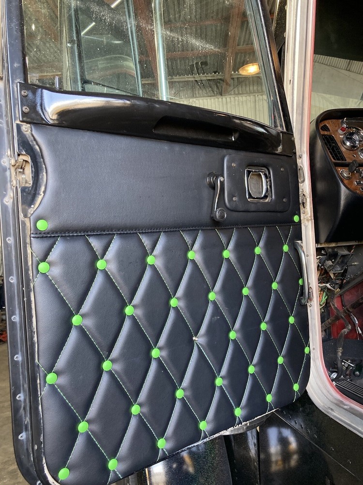 Peterbilt 379 Upholstery Interior 2005 day cab