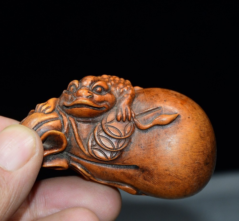 Exquisite Small Leaf Boxwood Golden Toad Handle