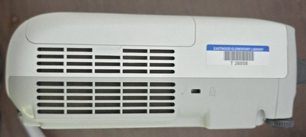 EPSON PowerLite 98H H687A LCD Projector