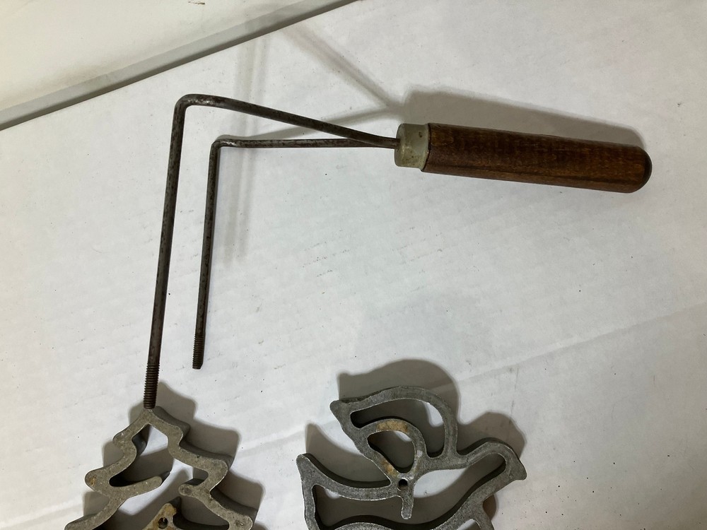 Vintage 4 Holiday Cookie Irons & Handle