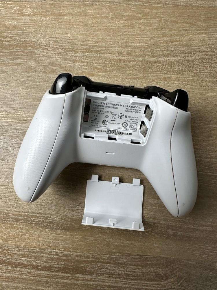 Xbox One S 1TB Console White Bundle 2 Controllers + 4 Games Tested Working