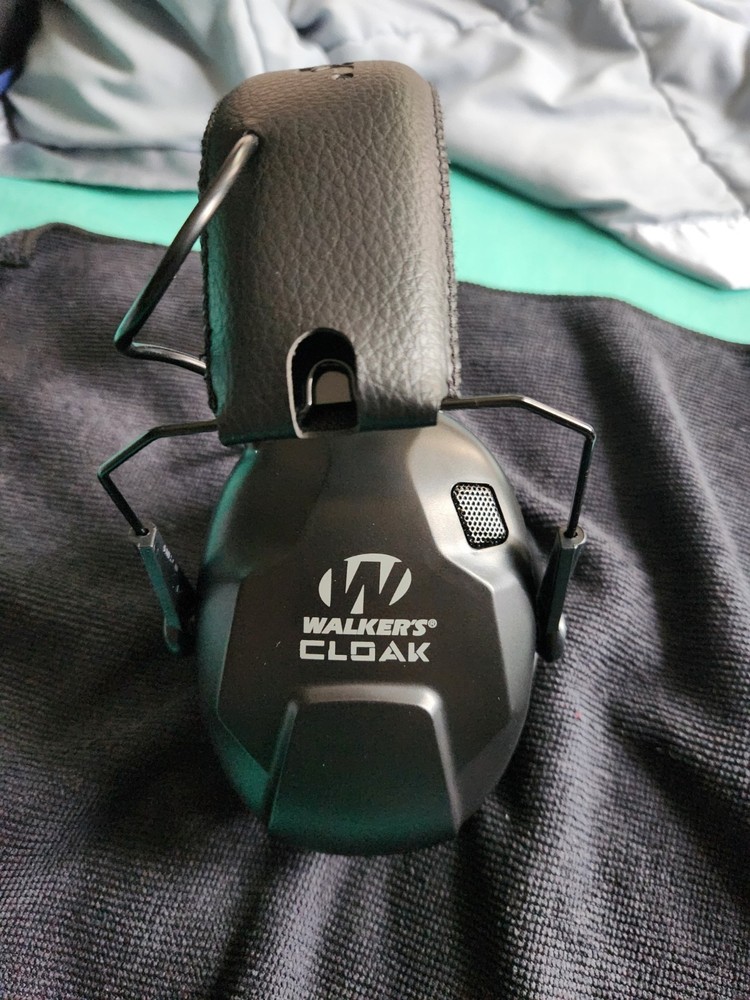 Walkers Cloak Electronic Earmuffs Black Digital Volume Control Folding Low Pro