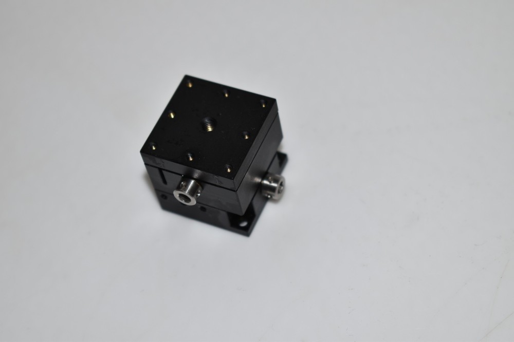 *JM* OPTOSIGMA 123-3340 25mm- XY Dovetail Stage (VAY71)