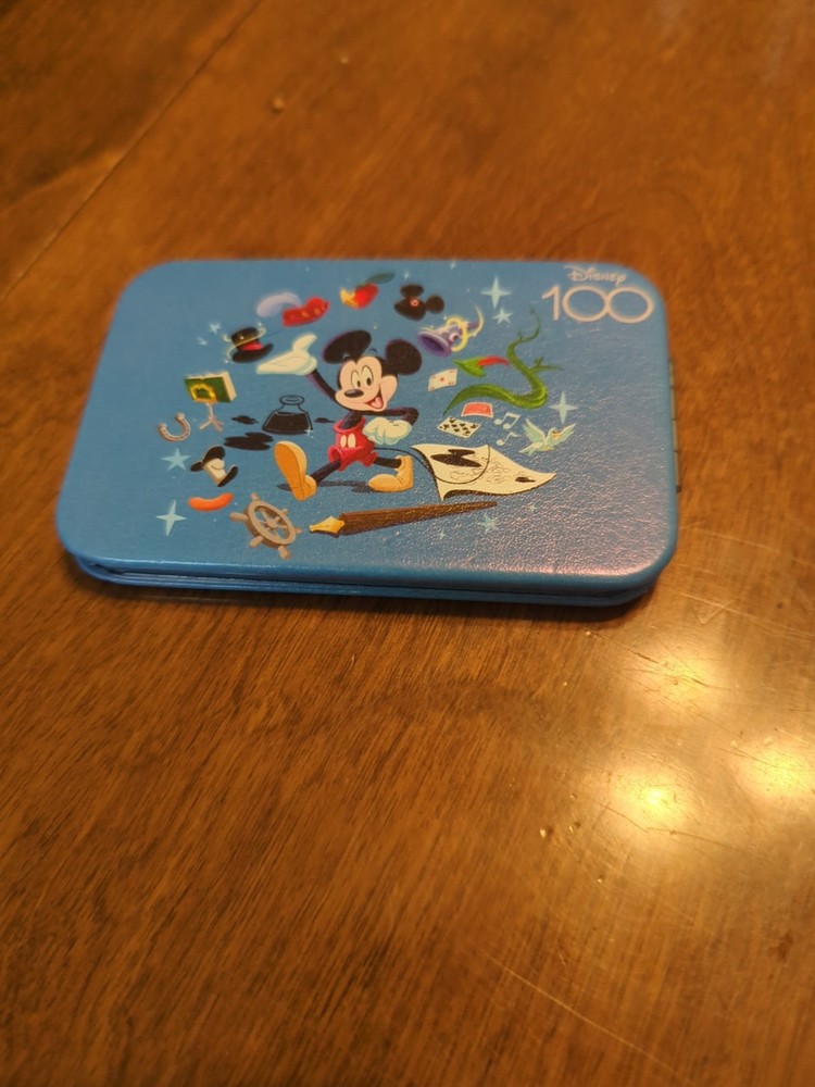 Disney Showcase - D100 Mickey Mouse Mirror