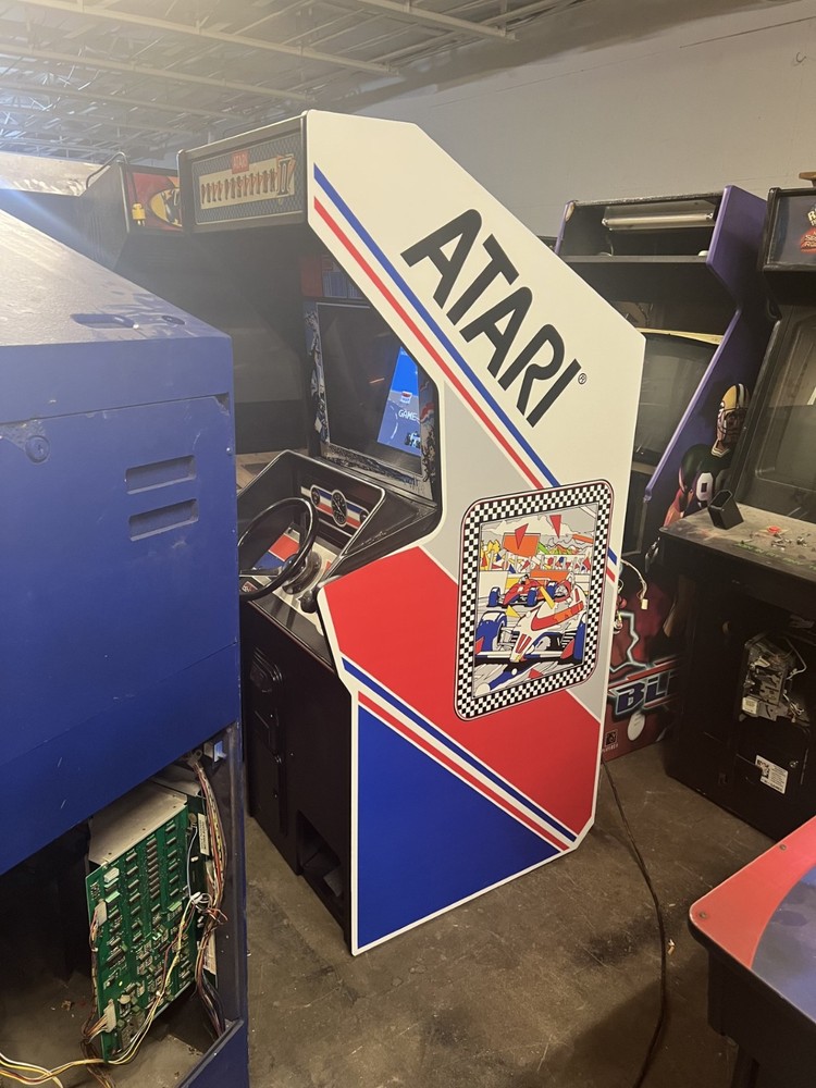 POLE POSITION ARCADE MACHINE by ATARI 1982 (EXCELLENT CONDITION)