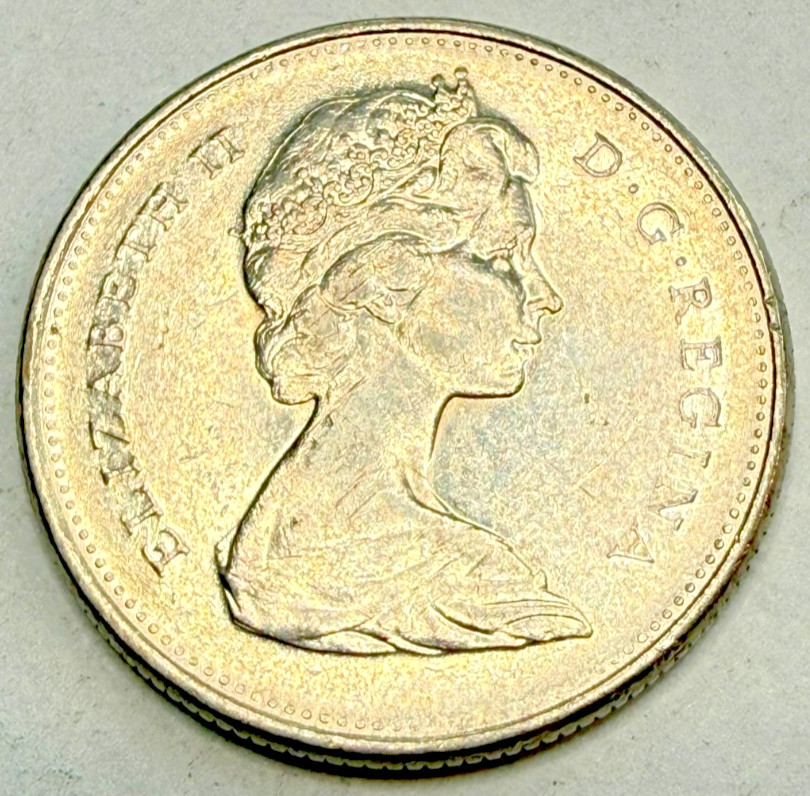 1977 Canada 25 Cents coin