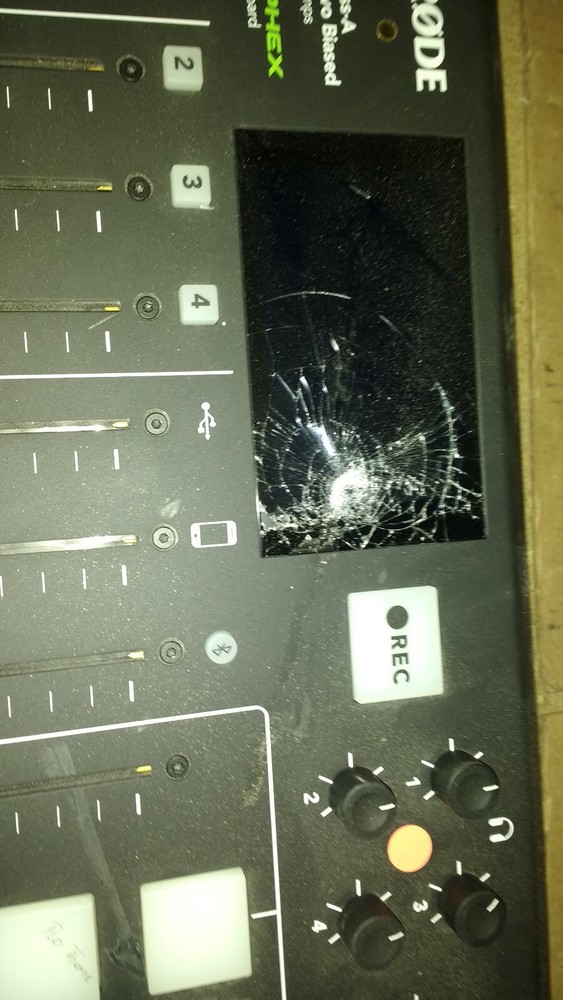 RodeCaster Pro Integrated Podcast Console Class A Servo Biased DAMAGED