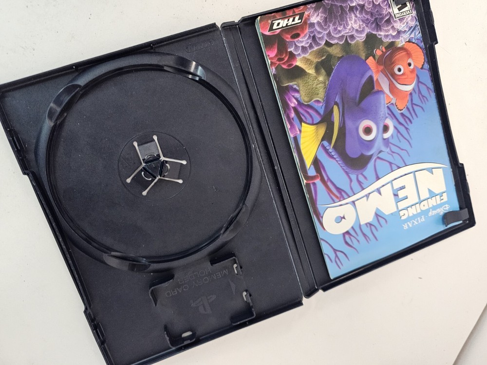 ps2 finding nemo case and manual only NO GAME