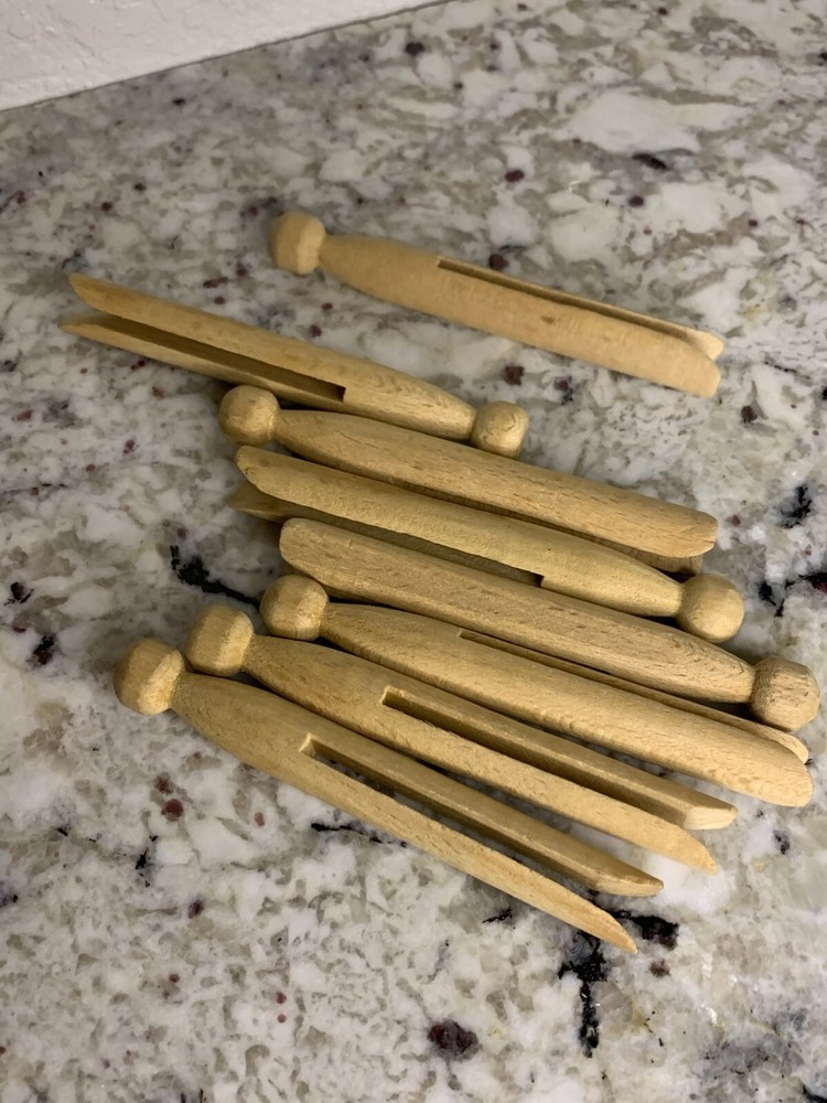 8 wooden clothespins