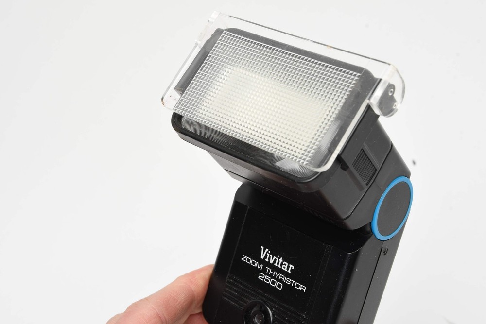 Vivitar Zoom Thyristor 2500 Shoe Mount Flash w/Diffuser, tested