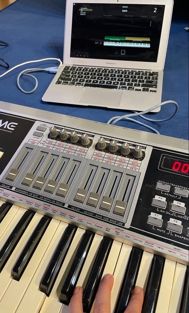 CME UF70 Classic 76-Key MIDI Controller Master Keyboard USB Tested from japan