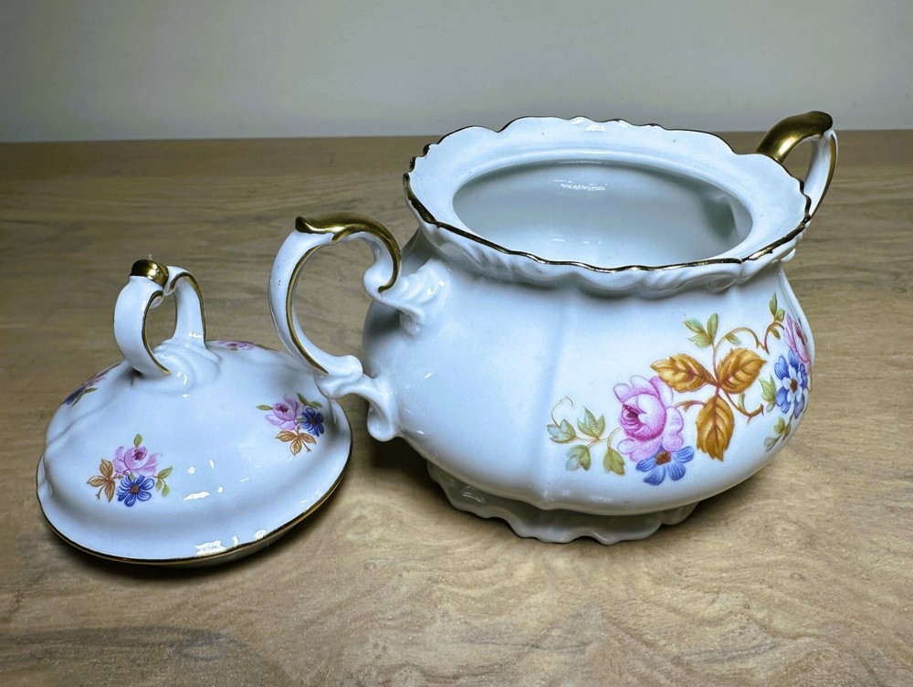 EDELSTEIN BAVARIAN CHINA "SILVIA" COVERED SUGAR BOWL