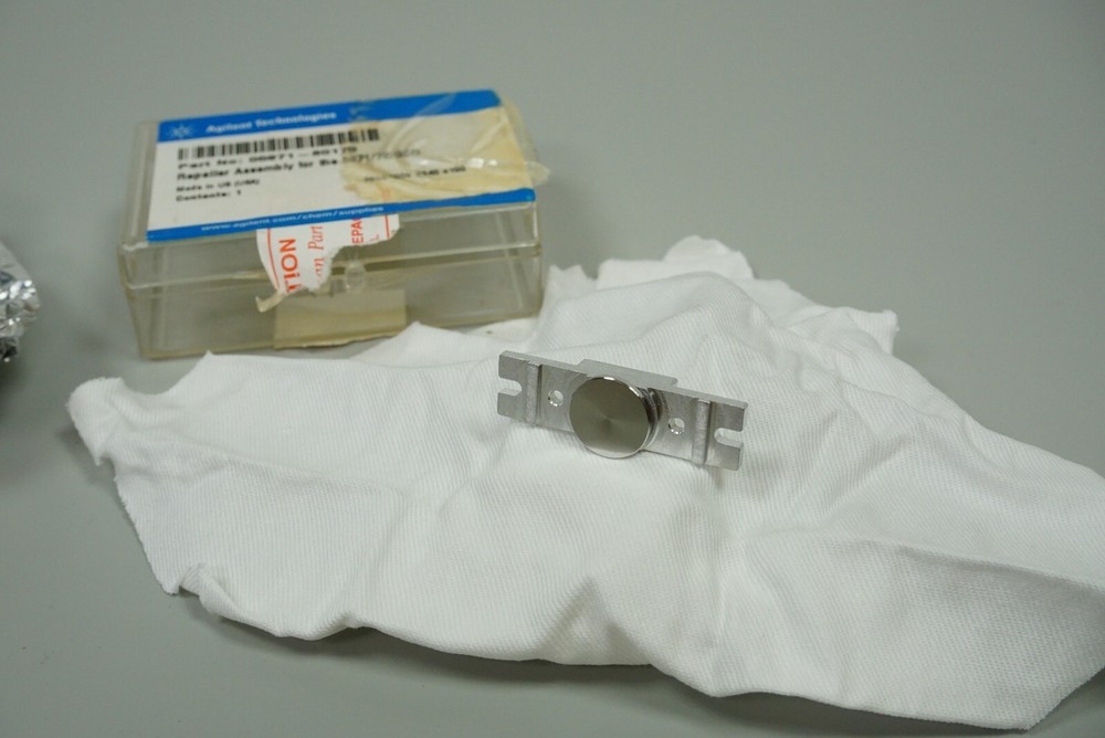 Agilent 05971-60170 Repeller Assembly for the 05971/72/GCD GC/MS MSD Ion Source