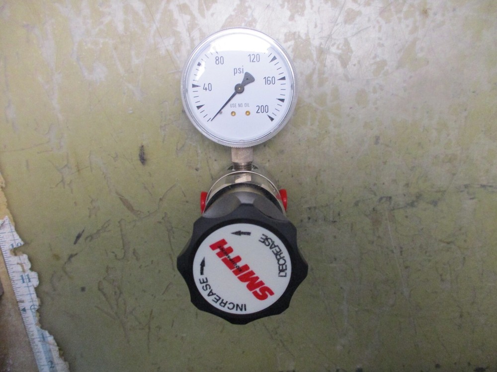 Smith 202-0000 100 PSI Analytical Line Regulator [0X]