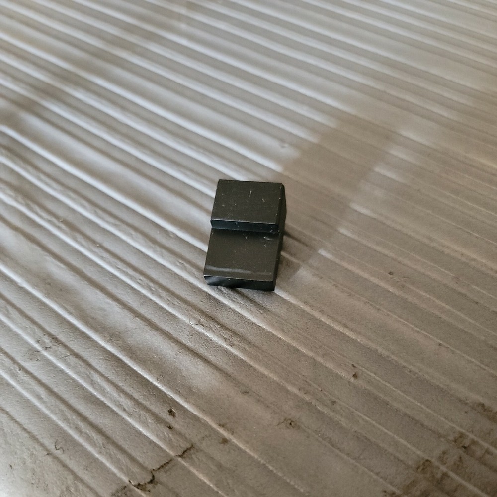 Yamaha M60 Amplifier Speaker Button