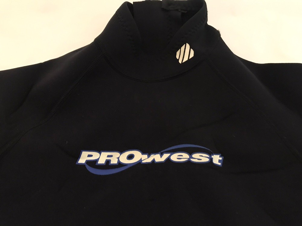 PROwest Wetsuit Youth Shorty Size Small Zipper Pull Very Good Condition