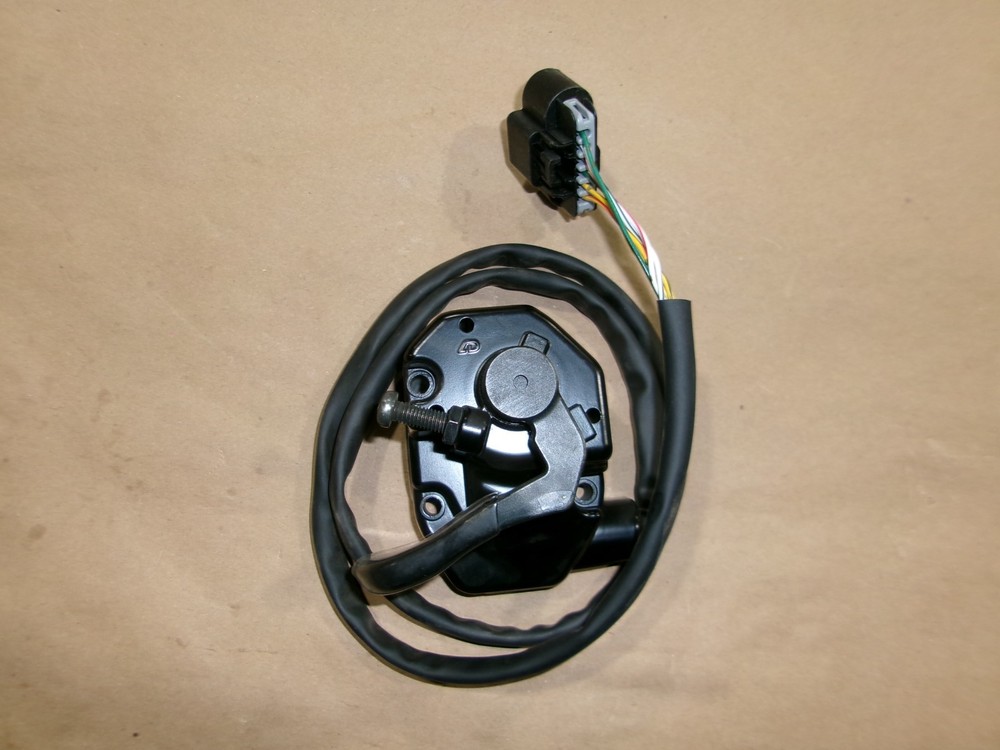 RIGHT HANDLEBAR CONTROL THROTTLE 707002272 LOWER SECTION ONLY
