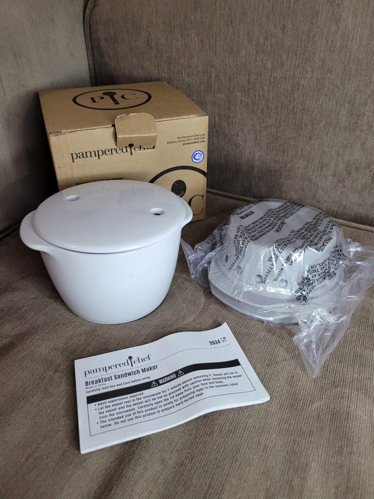 NEW Pampered Chef  Breakfast Sandwich Maker  #2634