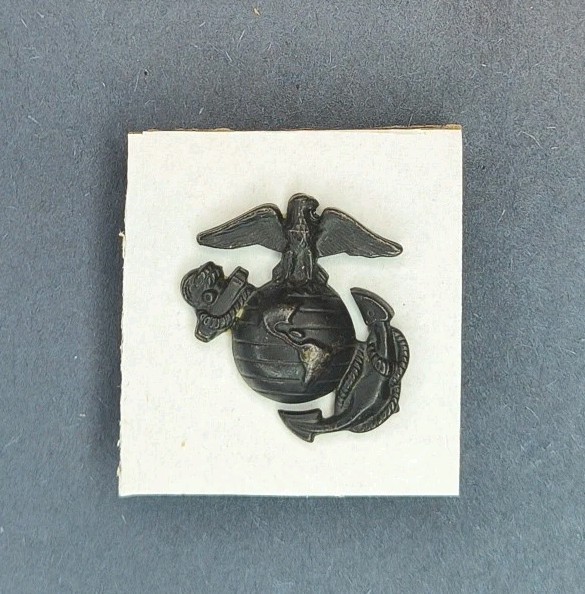 Vintage US Marine Corps Subdued PIN | Eagle Globe Anchor USMC Left Facing